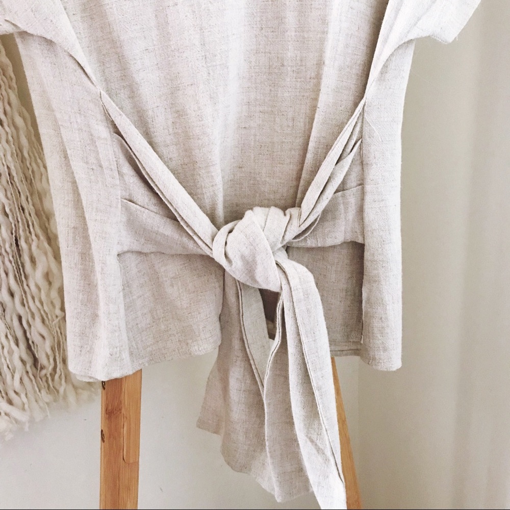 ⭐️SOLD⭐️ Anthropologie Tie Waist Linen Top - XS - Picture 3 of 4